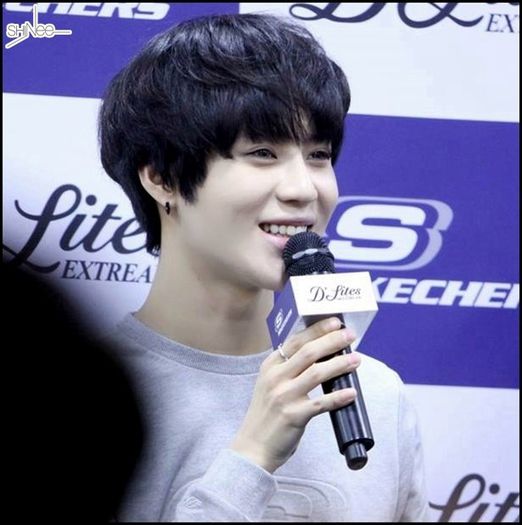 [HQ] 140220 Taemin 1 Fansinig de Skechers.16