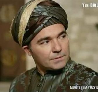 Engin Günaydin - Boierul Gul Aga (cel care o ajuta pe Hurrem) - Suleyman Magnificul