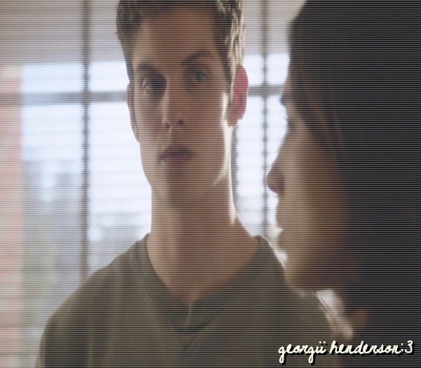 ♡♕_ Nu. lol :))) # Stefan. grasă ești tu ;P # elena. - here - episode 07 - done
