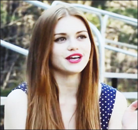 - *se duce la the grill suparata*