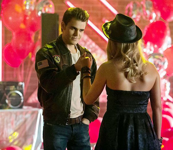 Ce zici, de un dans ai chef? *ridica din spranceana spre ea* #rebekah