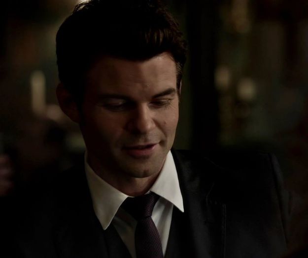 Bai voi sunteti cei mai tari #isaac #stefan #klaus | Hmm, de ce a lesinat, Elena? *cl; Si mai usor cu Hayley, Klaus! :))
