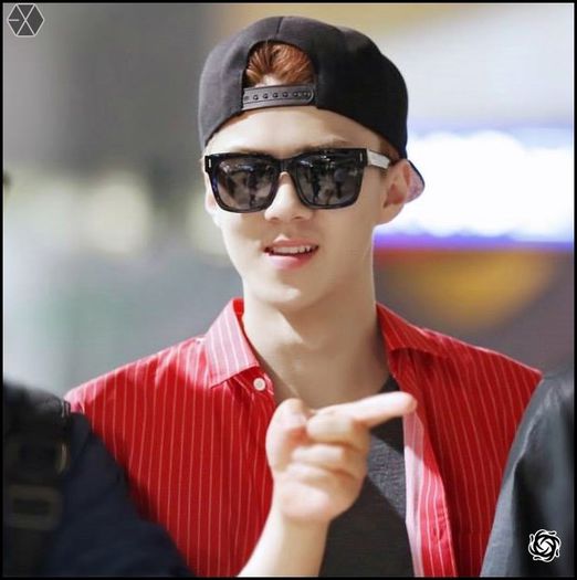 140407-140408 Sehun @ Beijing Airport - Incheon Airport.06