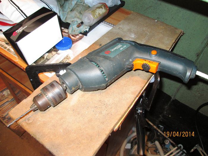 bormasina; burghiul este masura 3
