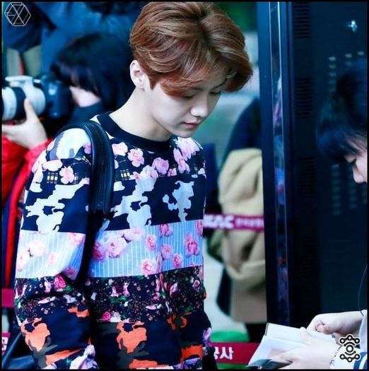 140405 Luhan @ Gimpo Airport Heading to Beijing.003 - exo - 140405 Luhan - Gimpo Airport Heading to Beijing