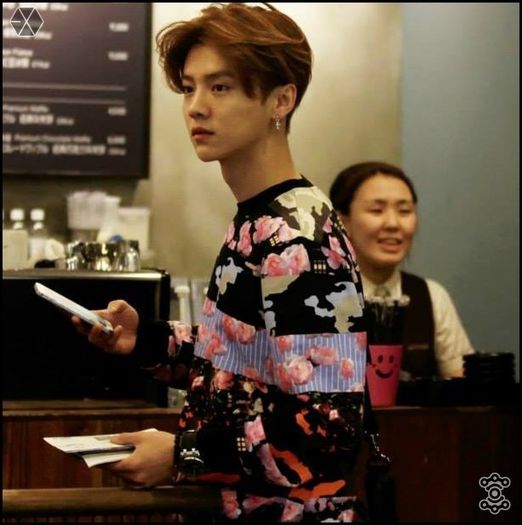 140405 Luhan @ Gimpo Airport Heading to Beijing.036