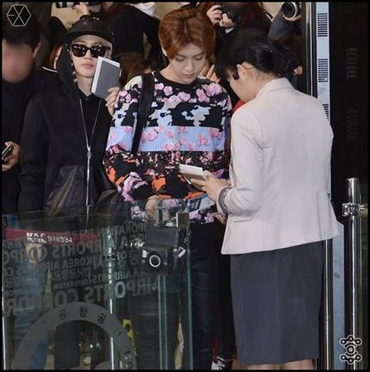 140405 Luhan @ Gimpo Airport Heading to Beijing.044