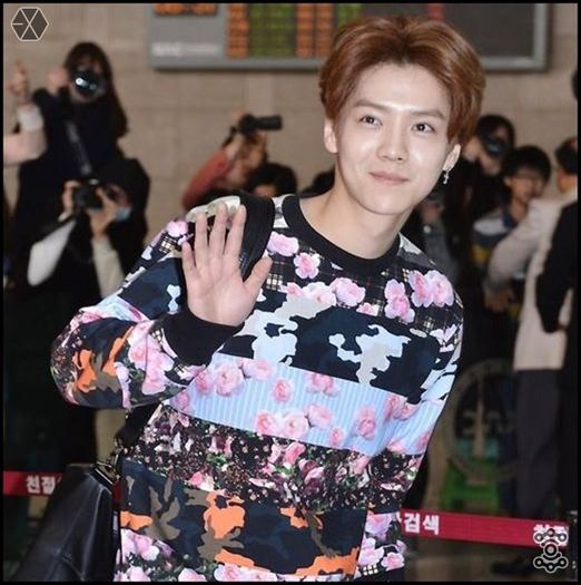 140405 Luhan @ Gimpo Airport Heading to Beijing.046 - exo - 140405 Luhan - Gimpo Airport Heading to Beijing
