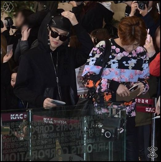 140405 Luhan @ Gimpo Airport Heading to Beijing.047