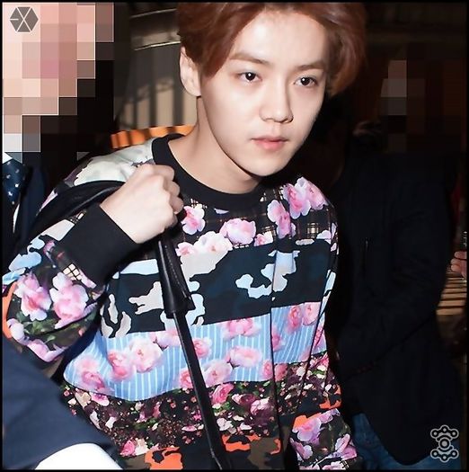 140405 Luhan @ Gimpo Airport Heading to Beijing.048