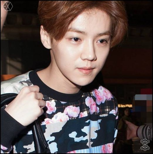 140405 Luhan @ Gimpo Airport Heading to Beijing.049