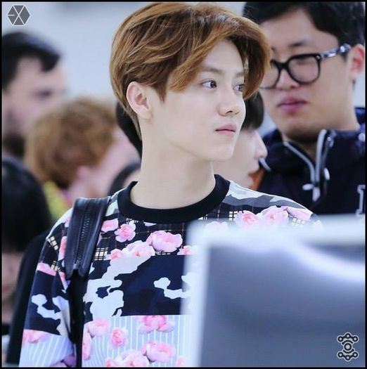 140405 Luhan @ Gimpo Airport Heading to Beijing.072