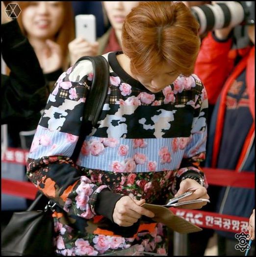 140405 Luhan @ Gimpo Airport Heading to Beijing.082