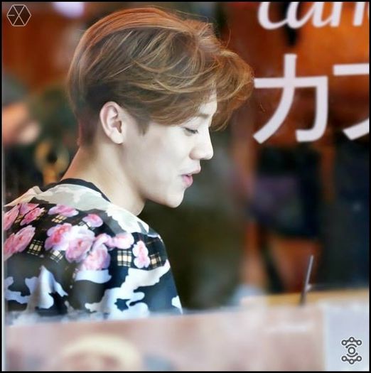 140405 Luhan @ Gimpo Airport Heading to Beijing.084