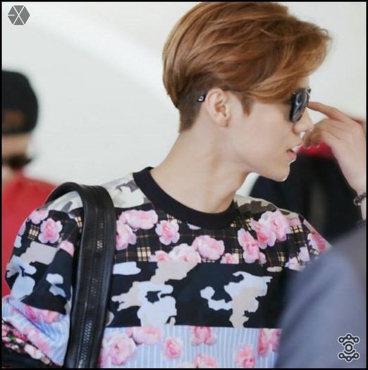 140405 Luhan @ Gimpo Airport Heading to Beijing.090