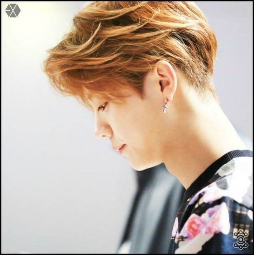 140405 Luhan @ Gimpo Airport Heading to Beijing.091 - exo - 140405 Luhan - Gimpo Airport Heading to Beijing
