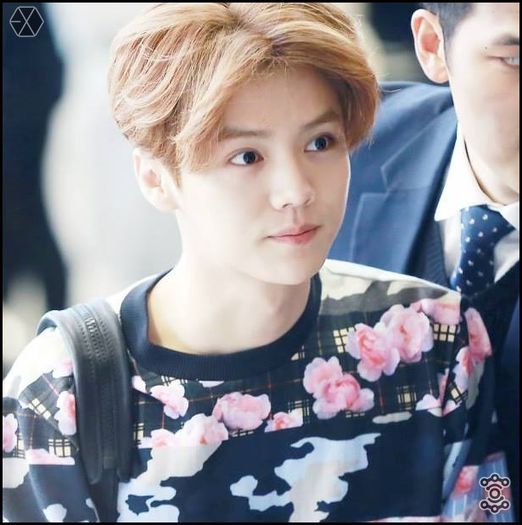 140405 Luhan @ Gimpo Airport Heading to Beijing.110