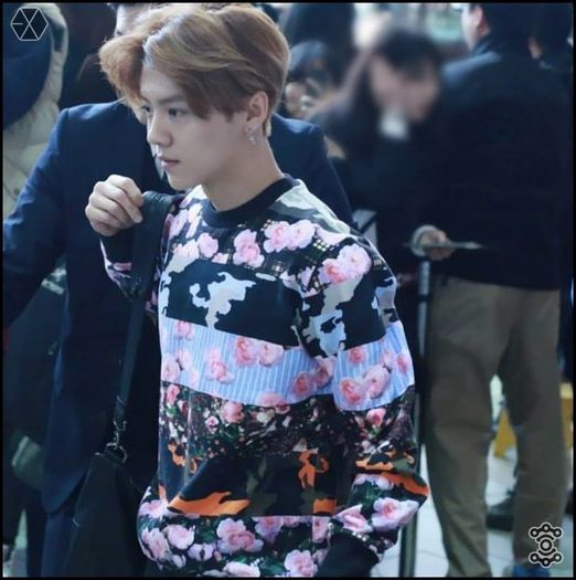 140405 Luhan @ Gimpo Airport Heading to Beijing.118