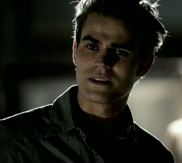 Uite stau,da nu stu cat stau ca mi-e cam rau:)) Tu? #klaus .Hei #elena - here - episode 10 - done
