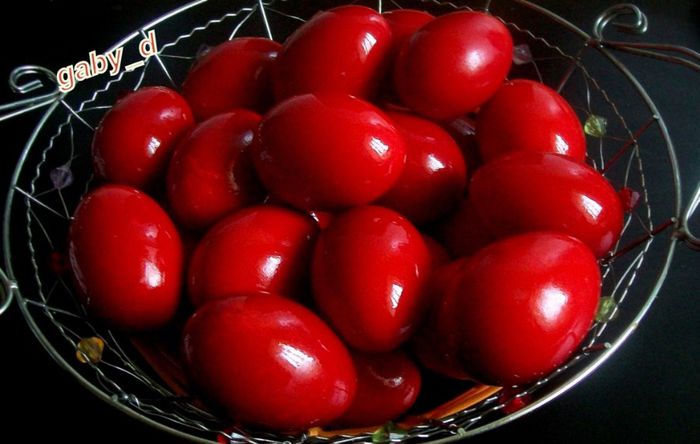 oua rosii,red egg,easter egg,oua de paste (6) - SARBATORI FERICITE-PASTE FERICIT-HRISTOS A INVIAT