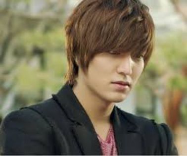 Ji... Ai mai vorbit  Jung Woo?