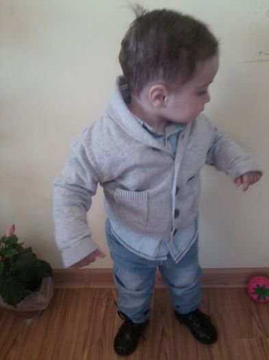 Fotografie0318 - un bebe mic -2013