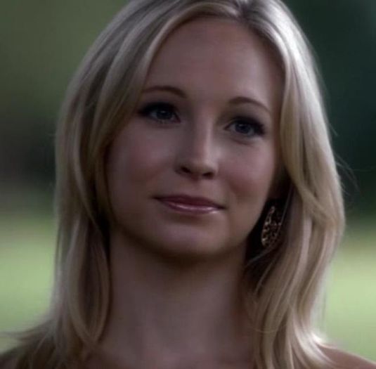ᵔᴥᵔ -- Hei Hayley. I missed you guyz. Paşte fericit şi vouă, nam prea mai intrat că -cl - here - episode 10 - done