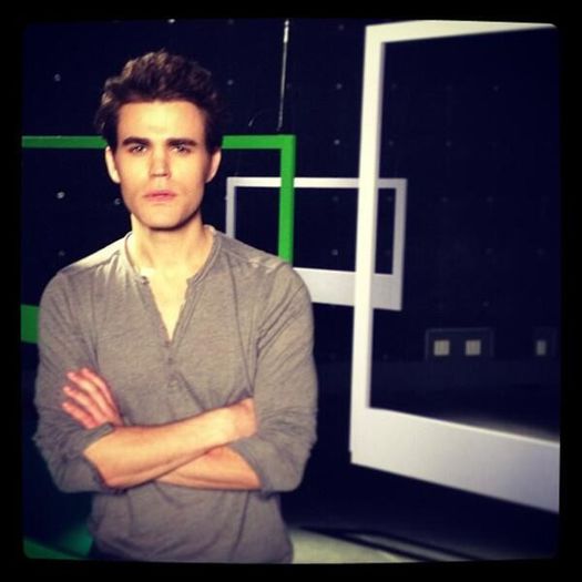 Saluut*friendly hug Isaac*Pe aici,tu ce faci?