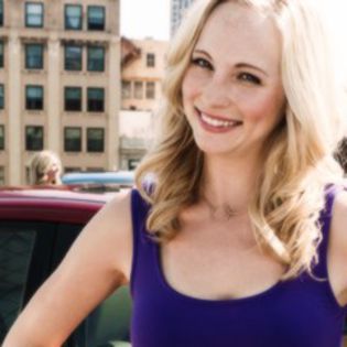 ᵔᴥᵔ - Nuu nu e apă de budă,aşa se zice la parfumu ăla:)) Oricum miros bine nu? -click; *se apropie de el şi ridică din sprânceană apoi îi face cu ochiul*#klaus
