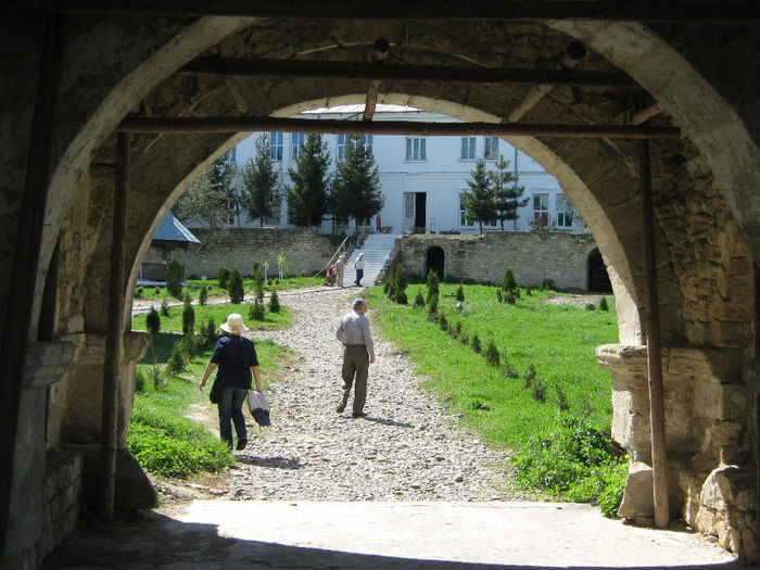 7 - Manastirea Dobrovat Iasi-21 aprilie2014