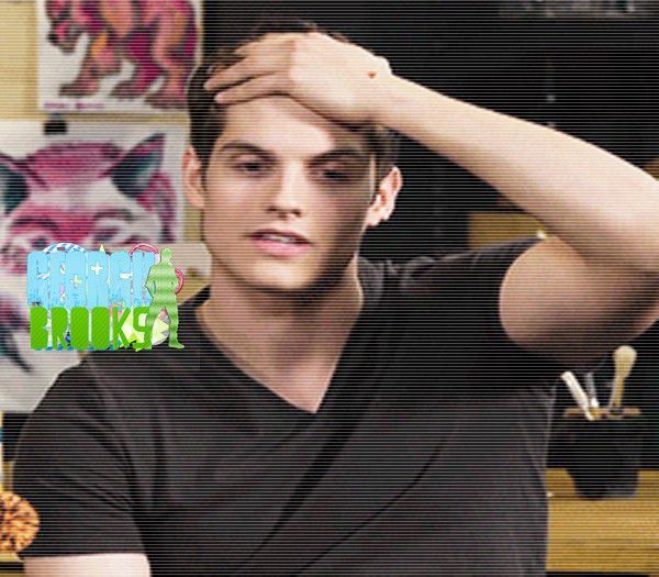 ♡♕_ Cine? =))))))