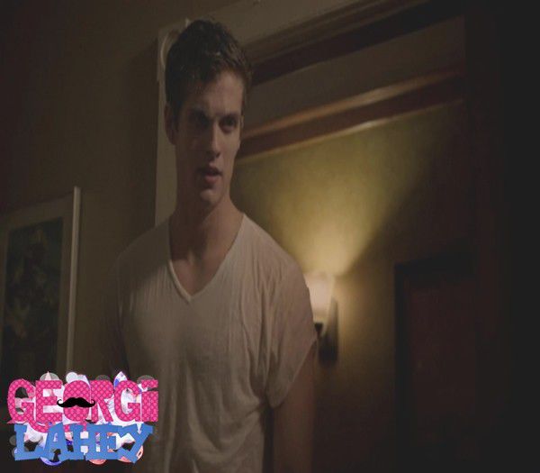 ♡♕_ Ale ? :))) + nici eu nu am mai văzut-o pe Peppz de sâmbătă so ;(