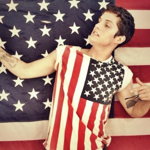 ♡♕_ frumos + cu cine vrei, dar nu cu mine =))