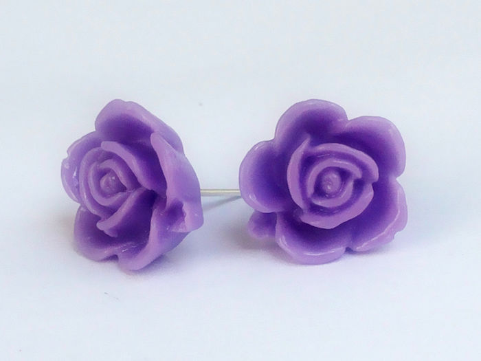 Cercei cu floricele de rasina - 4 lei - Bijuterii handmade - Cercei