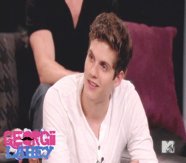 ♡♕_ nimic, tu ? # klaus. eu intru mai târziu ;-? - here - episode 11 - done