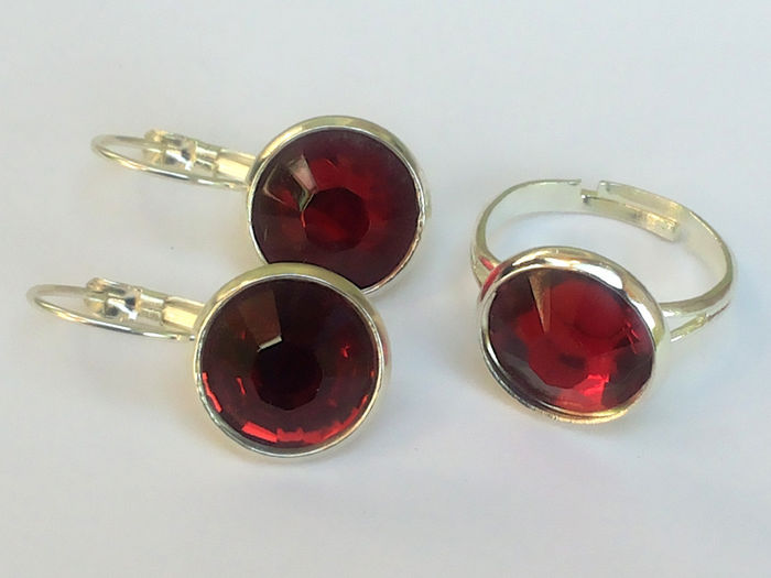 Set cercei si inel (rasina) - 10 lei