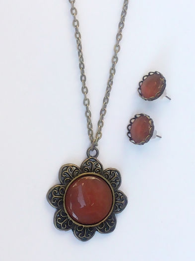 Set pandantiv si cercei, cu piatra "ochi de pisica" - 17 lei