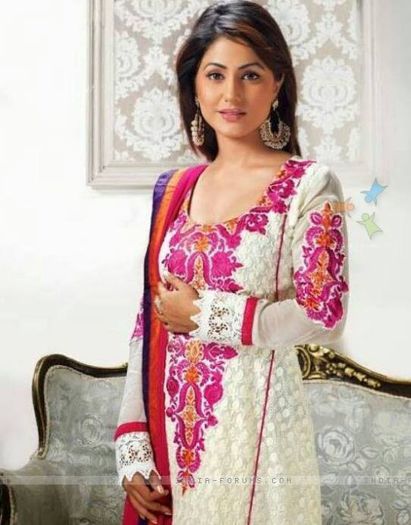 1962620_619803814775809_46368932_n - Hina Khan
