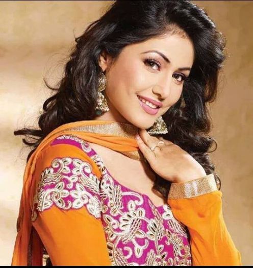 10155318_628005610622296_4316864616188774387_n - Hina Khan
