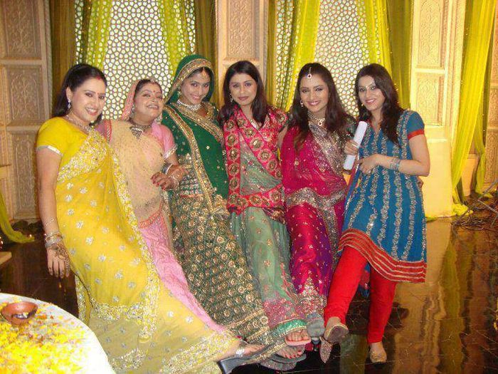 10269368_629904647099059_1388749748187293126_n - Hina Khan