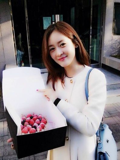 1794649_761262353885289_1003860689_n - Song Yu Ri