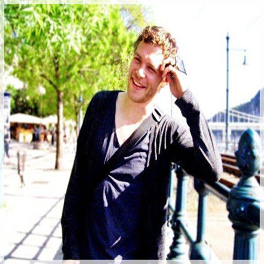 █ ▄→ păi nu-l duc eu iar la cazino şi rămâne iar lefter? :)) -z- ; ştim :)))) -e- ;cl; ram pampampammmmm stefaneeeee
