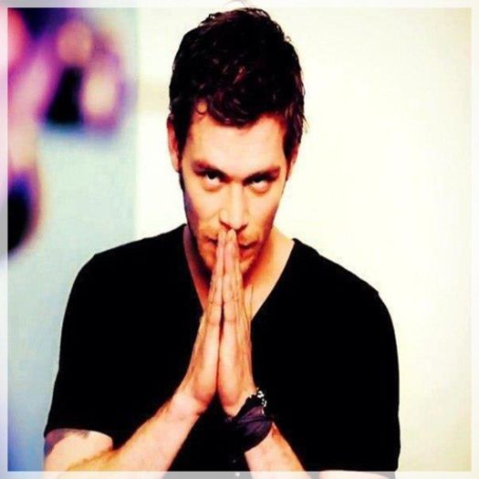 █ ▄→  nununu, nu băiat fin! m-a înnebunit cu ea în octombrie:)))))-elena