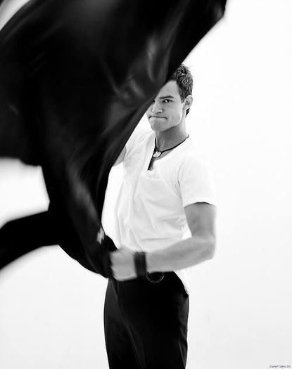 Si cui ii pasa? Cine ti-a dat sms? Cosmote-ul?:)) #h