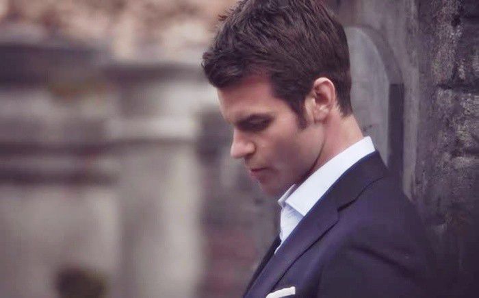 Hey rebe . Un fleac? Miroseai a parfum de barbat! Si nu era al meu