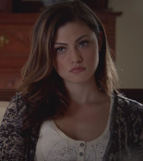 Nu ne-am impacat. Ii iau apararea pt ca inca il iubesc chiar daca m-a jignit -cl-; Si de Stef,nu vrea doar pzde, el treteaza fetele ca pe niste flori, acum poate are si el o zi proasta
