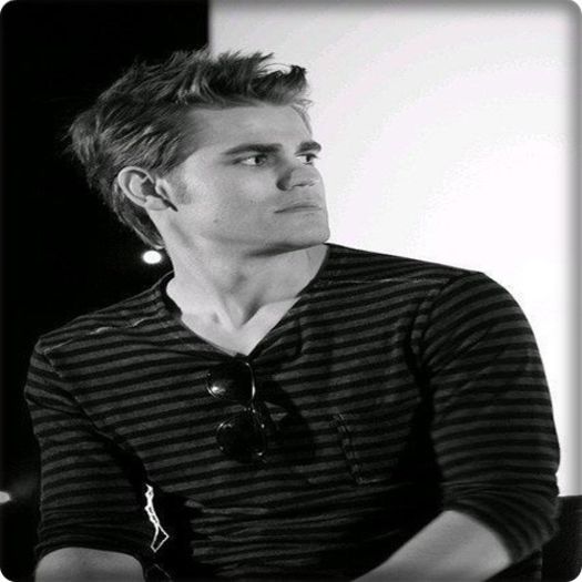 Vezi ca ne suparam !! *se intoarce cu spatele la ea* #davina  Thx:))) :* #h