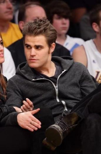 Ma refeream la caracter:)) In fine eu ies,m-am plictisit grav. Good night :) #logout