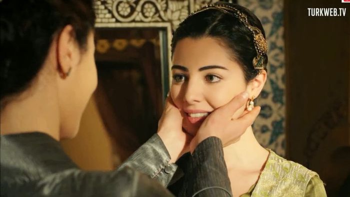 Ecem Çalık - Esmahan (Fiica sultanei Sah)