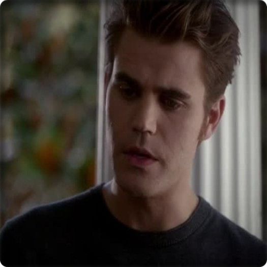 De ce vrei sa sari pe el? :> :)) #r . Heei Elena,in sfarsit cinevaa..nu mai sunt singur cu asta